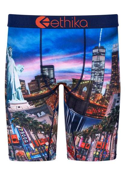 ETHIKA East 2 West (MLUS2977)