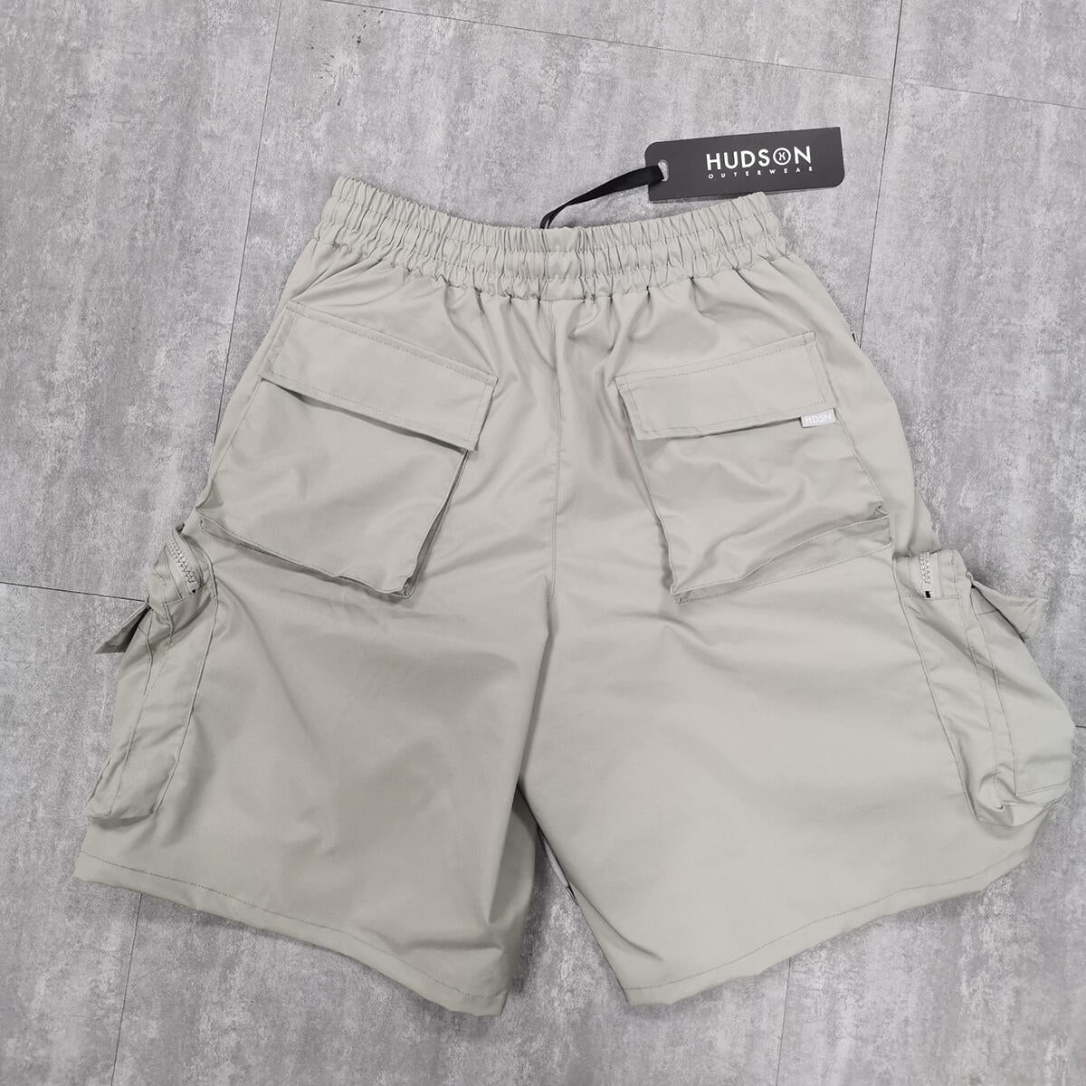 HUDSON FOUR ZIPPER CARGO SHORT 500-GREY